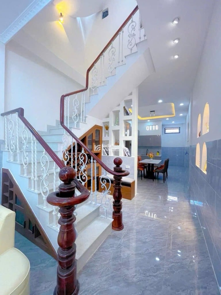 Bán nhà 3 tầng, pull nội thất, HXH, 70m2, giá 6 tỷ hơn,Quang Trung, Gò Vấp