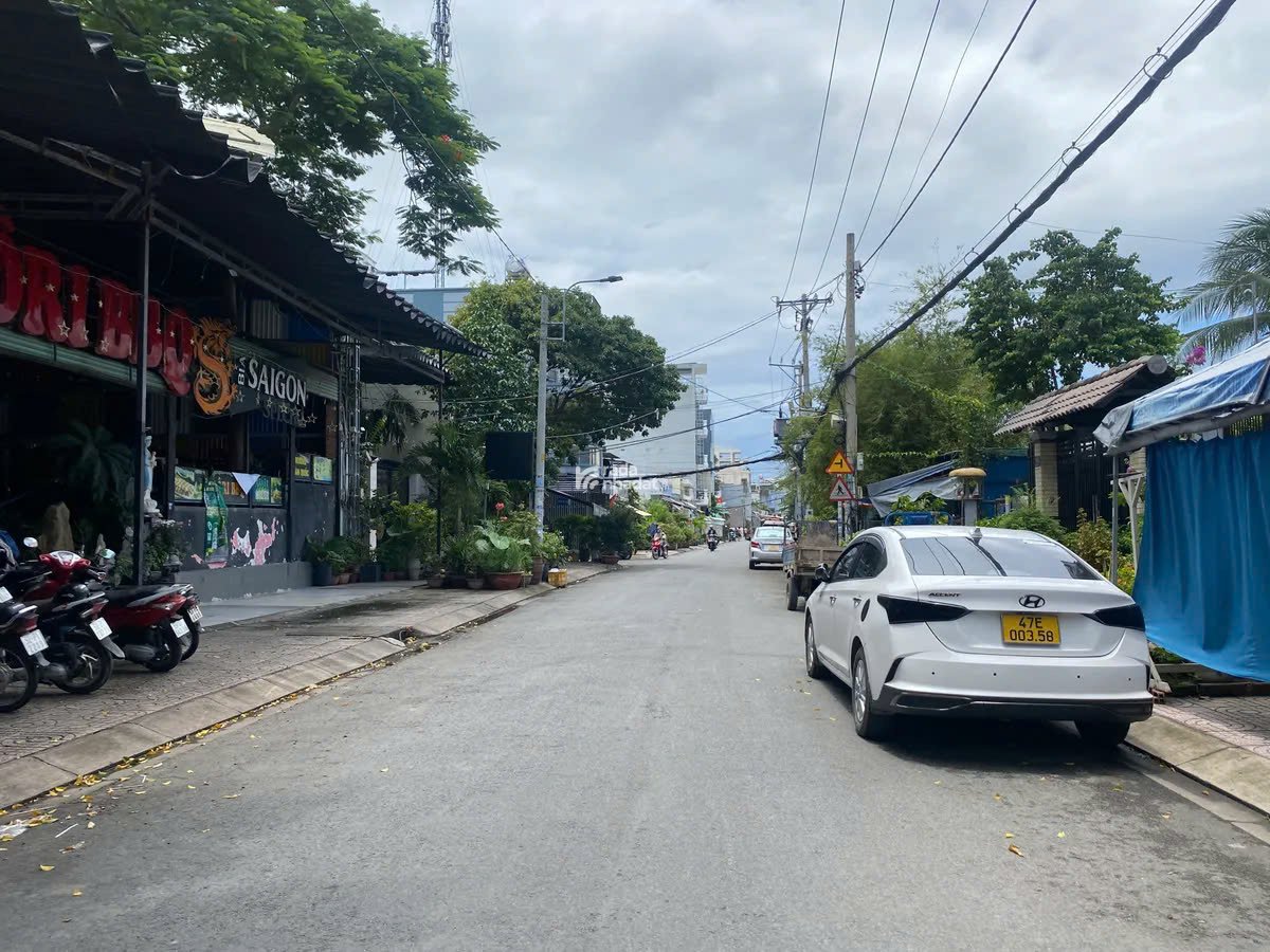 Nhà 4 Tầng, Hẻm 10m Nguyễn Hữu Tiến, 86m2, 5x17.5, tiện ở KD, giá mềm