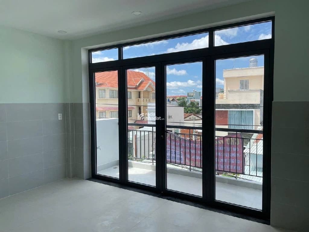 Bán CHDV gần lề trọng tần nguyễn thị tú 