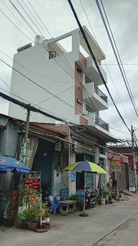 Bán CHDV gần lề trọng tần nguyễn thị tú 