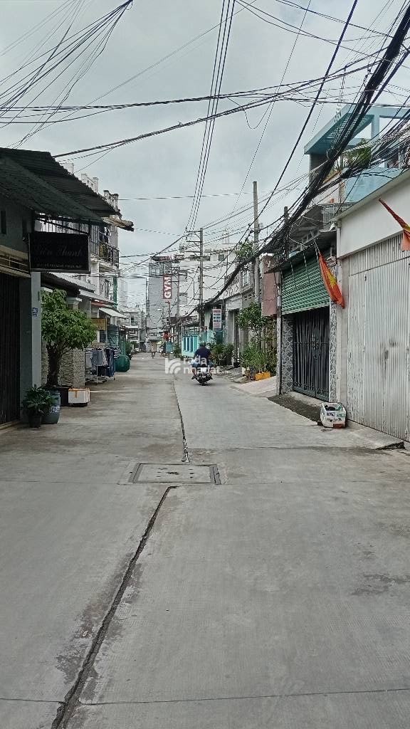 Bán CHDV gần lề trọng tần nguyễn thị tú 