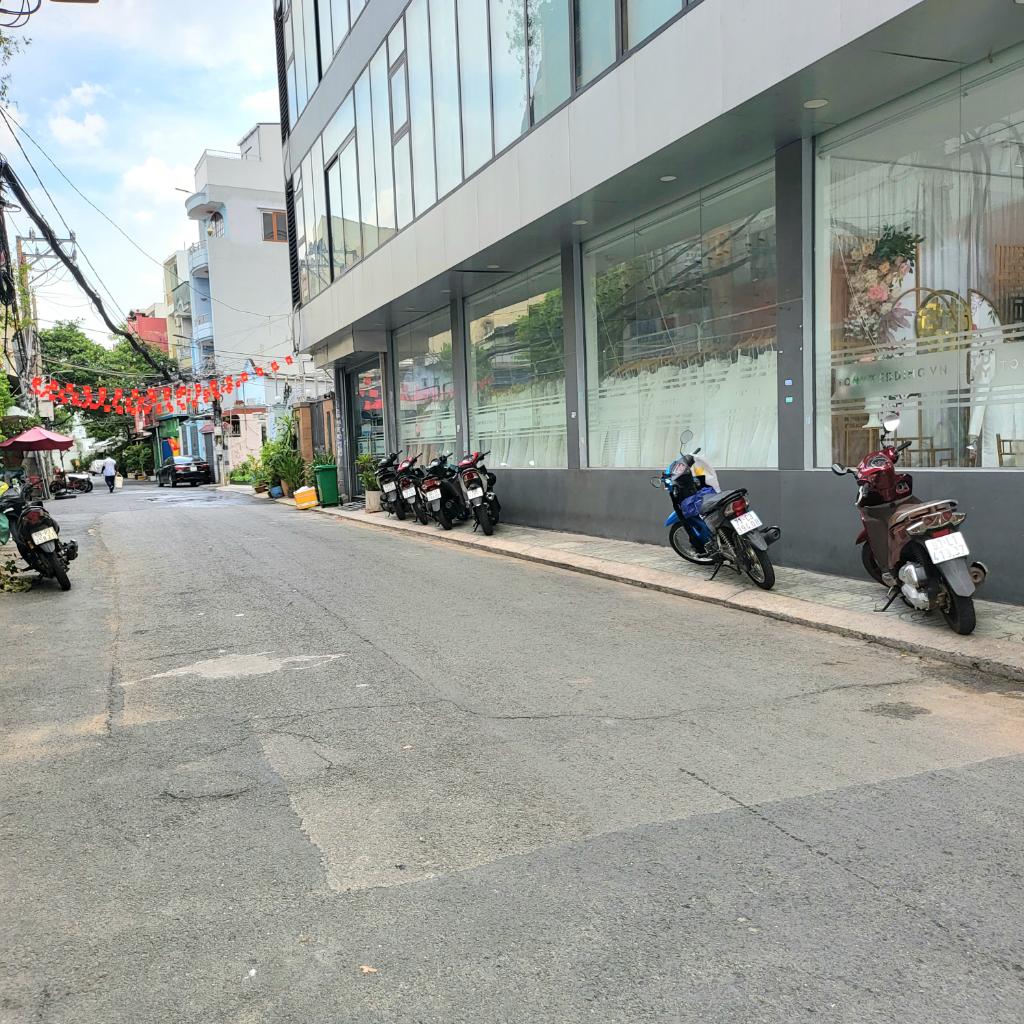 VỊ TRÍ CỰC KỲ ĐẸP - HẺM 8M Ô TÔ TRÁNH NHAU