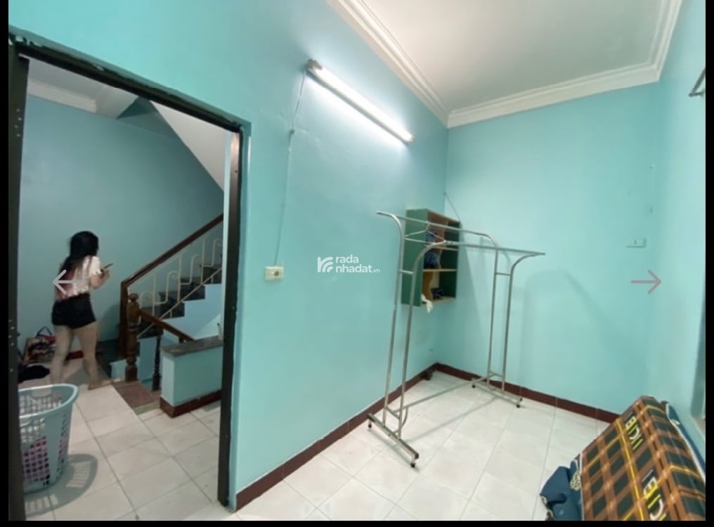 1 NGOẶT RA MẶT PHỐ CẦU GIẤY - SỔ VUÔNG MT 6M - SÂN RỘNG ĐỂ CHỤC XE - 13.2 TỶ - 60M2