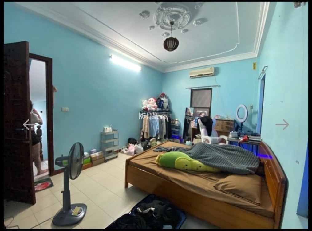 1 NGOẶT RA MẶT PHỐ CẦU GIẤY - SỔ VUÔNG MT 6M - SÂN RỘNG ĐỂ CHỤC XE - 13.2 TỶ - 60M2