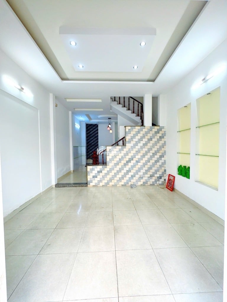 Nhà chín chủ 3 tầng hẻm xe hơi Lê văn Quưới bình trị đông A 