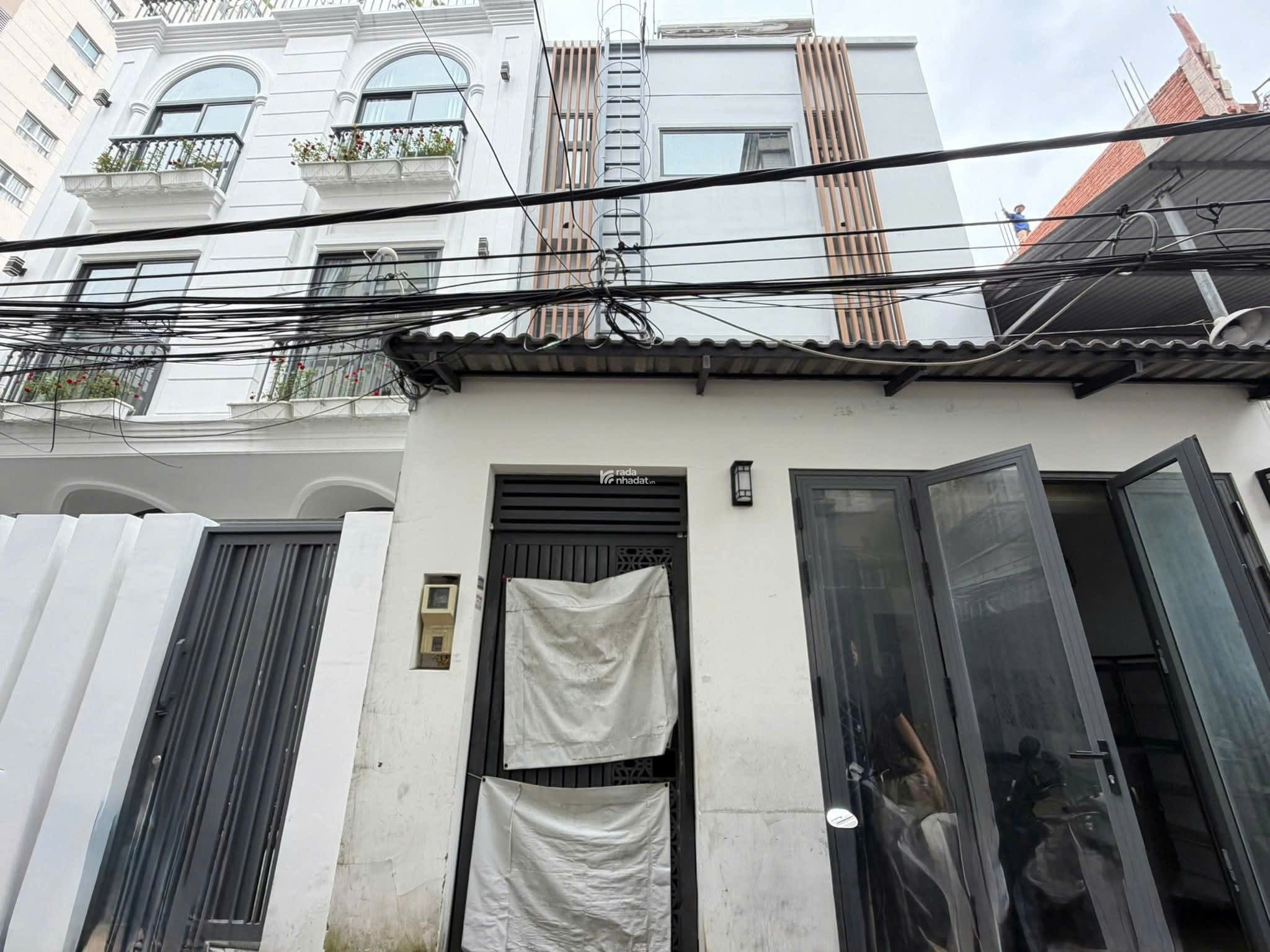 DÒNG TIỀN 70TR/THÁNG - NHÀ 4 TẦNG 66m2 SAU LƯNG ĐH HUTECH - 13.9 TỶ