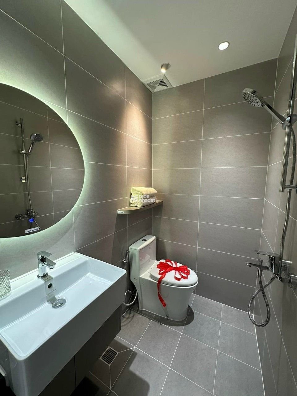 Cho thuê 7t căn góc 2PN, 2WC The East Gate có 2 ban công- 70m2 Làng Đại Học Thủ Đức
