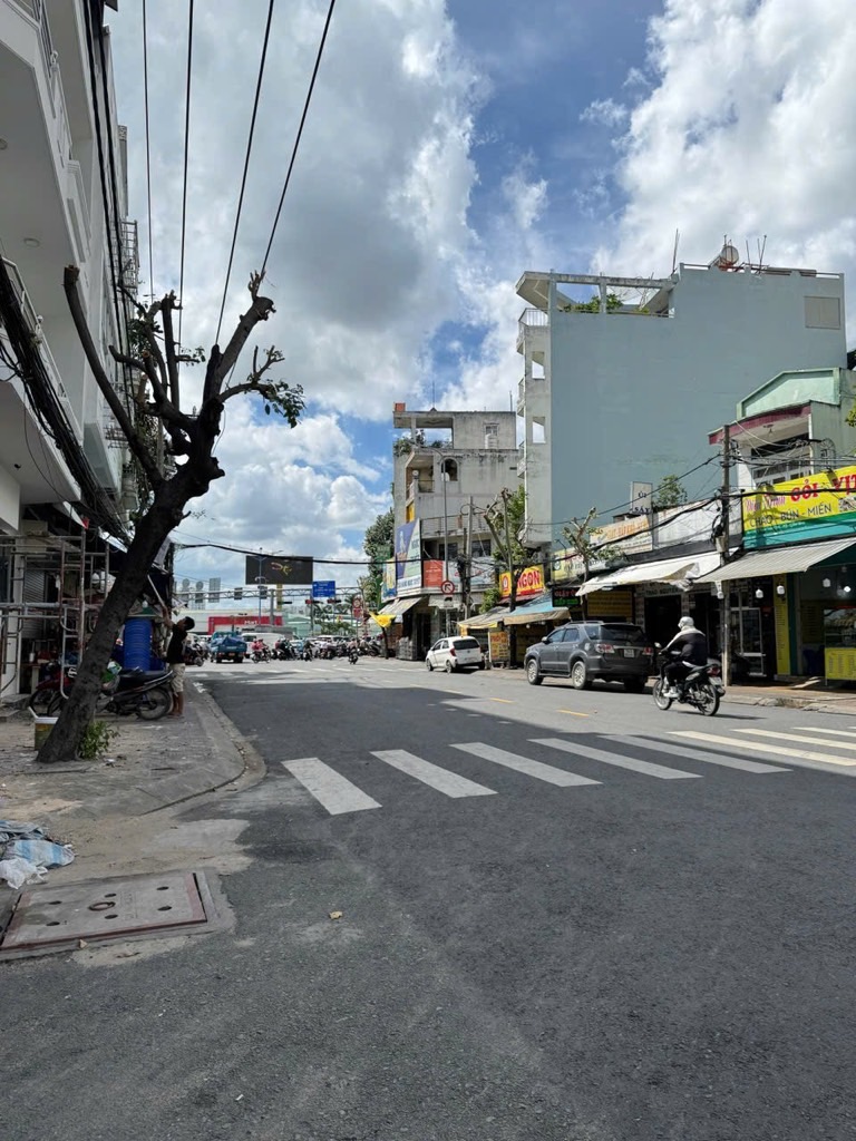 MẶT TIỀN NGAY SÂN BAY - THÍCH HỢP XÂY MỚI CAO 