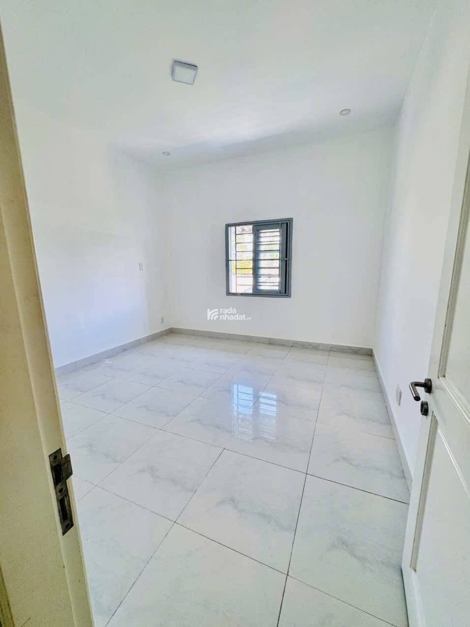 Độc nhất ! Nhà Phùng Văn Cung, phường 7,Phú Nhuận! Nhà 45m, 3ty880, hẻm oto, sổ hồng riêng