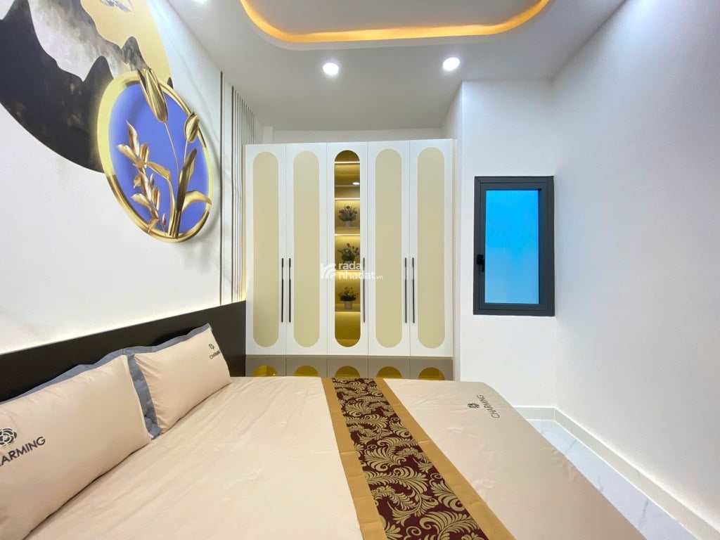 Bán nhà Trần Thái Tông,Nhà mới đẹp,Giá chỉ hơn 4 tỷ 