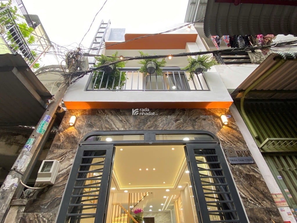 Bán nhà Trần Thái Tông,Nhà mới đẹp,Giá chỉ hơn 4 tỷ 