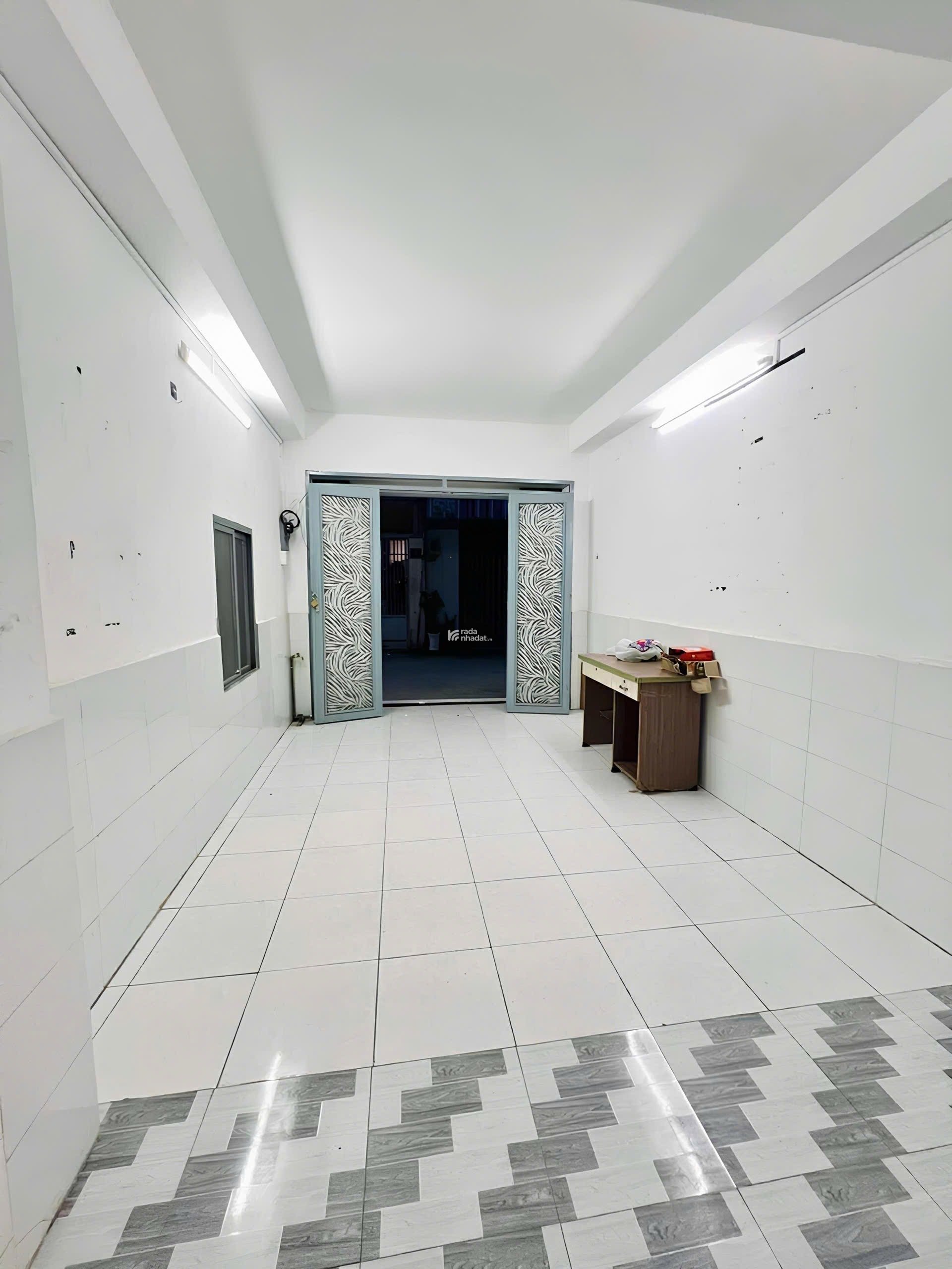 Đường Xe Hơi 5m - Nhà Đúc 2 Tầng - cạnh Tân Sơn Nhì - 20m ra Mặt Tiền - chỉ 4,2 ty