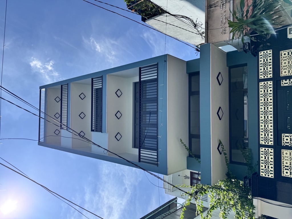 TOÀ VĂN PHÒNG KINH DOANH QUÁCH VŨ - 6TẦNG  THANG MÁY - ĐƯỜNG NHỰA 10M CÓ VỈA HÈ - 15.xTy