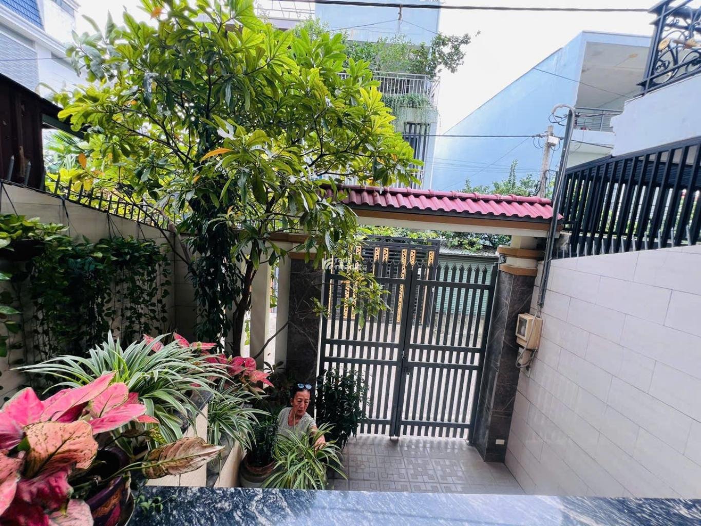 NHÀ ĐẸP Ở NGAY 5 TẦNG THANG MÁY HẺM TO GẦN ĐƯỜNG LINH ĐÔNG 5X20 CHỈ 11,4 TỶ.