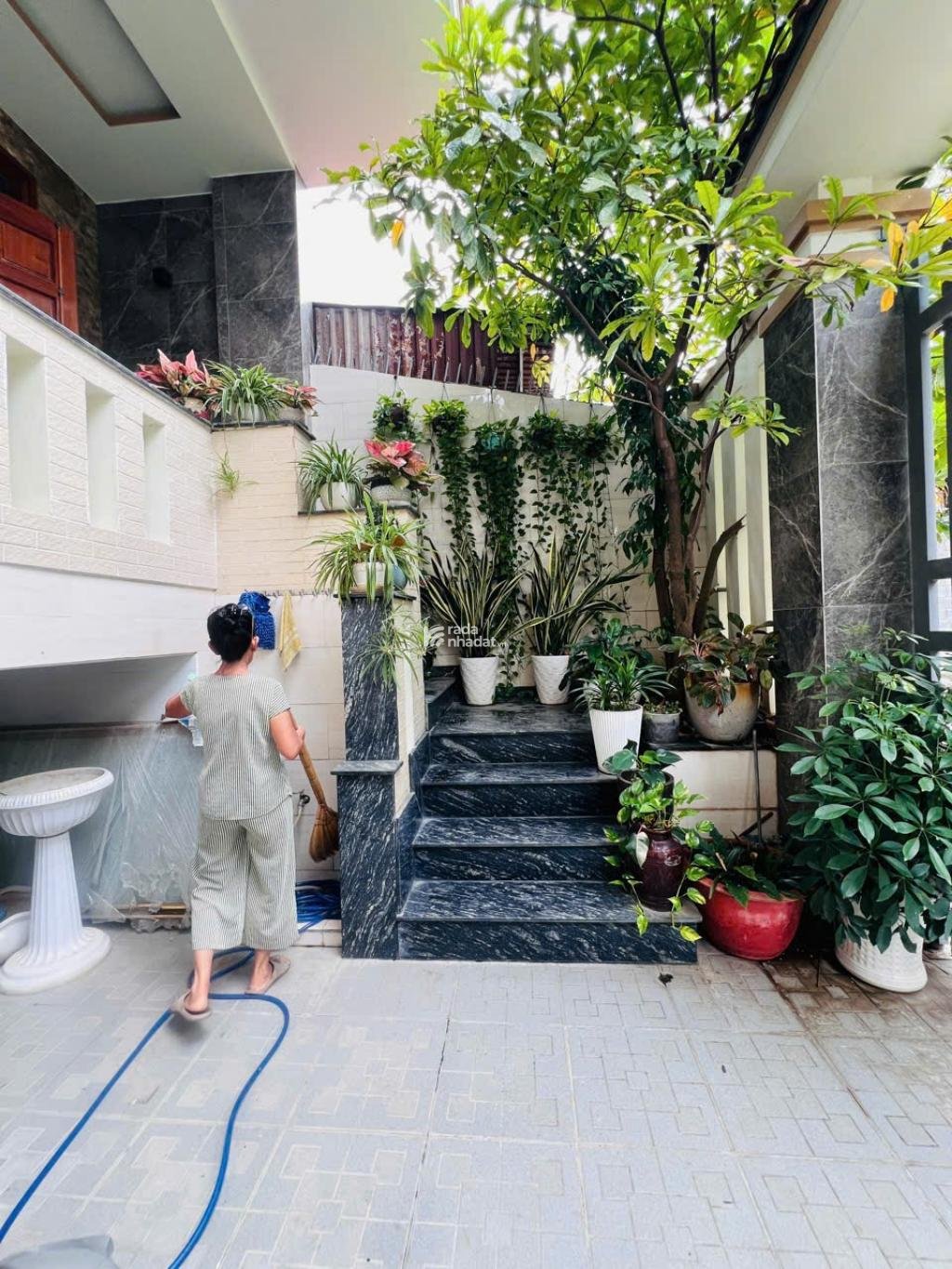 NHÀ ĐẸP Ở NGAY 5 TẦNG THANG MÁY HẺM TO GẦN ĐƯỜNG LINH ĐÔNG 5X20 CHỈ 11,4 TỶ.