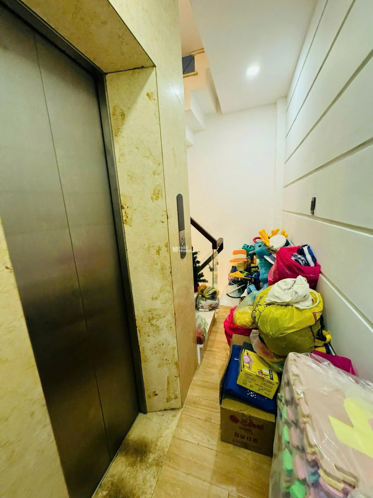 BÁN NHÀ HẺM 3 GÁC - 8.5 tỷ 5 tầng - có thang máy