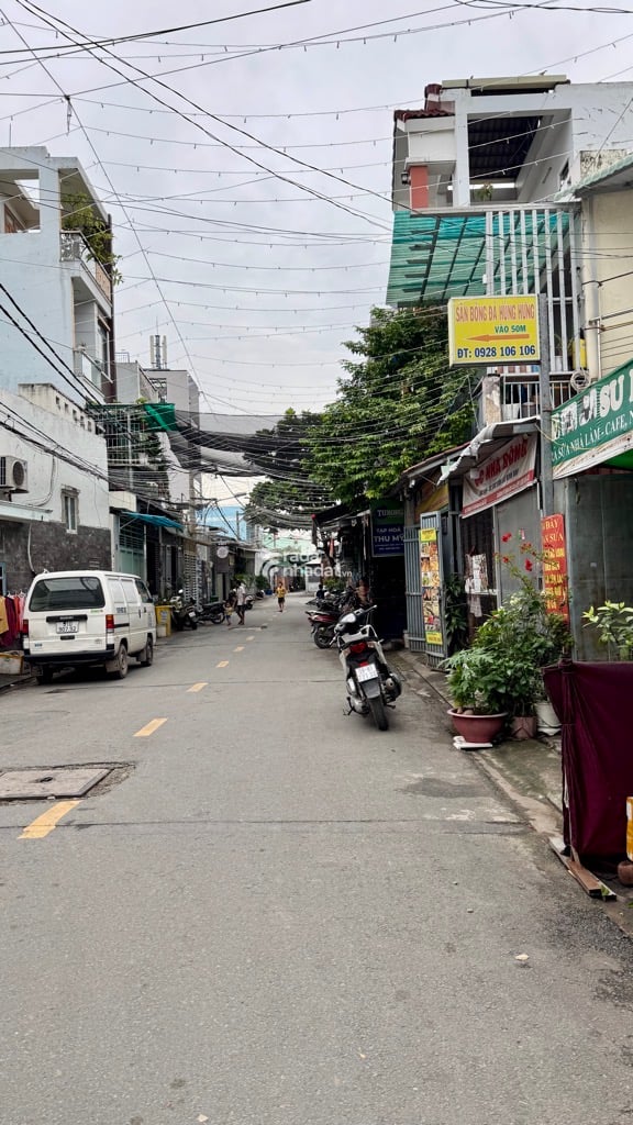 Bán nhà lầu Quận Bình Tân mặt tiền kinh doanh