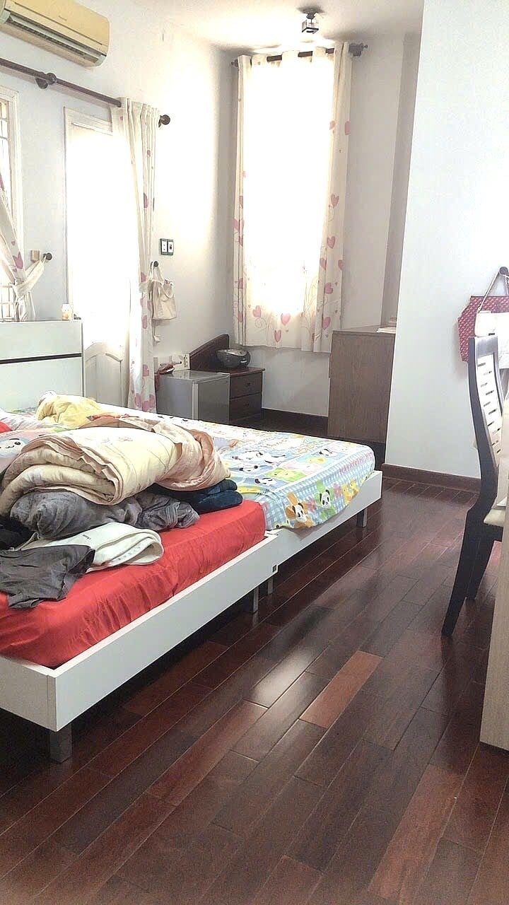 Bán nhà mặt tiền Nguyễn Cửu Đàm-ngang 4m-sổ vuông-4PN-kinh doanh sầm uất
