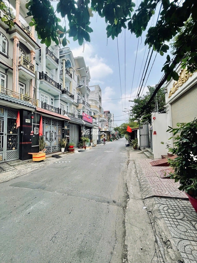 BÁN NHÀ XƯỞNG HƯƠNG LỘ 2 385M2 NỞ HẬU 12M 22.5 TỶ THU 35TR/THÁNG