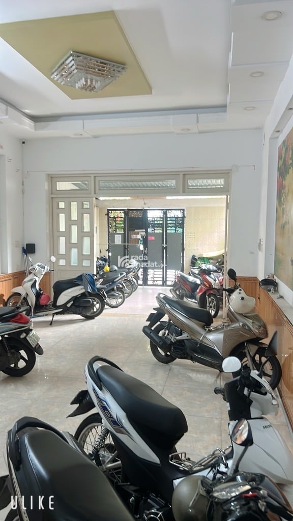 MẶT TIỀN ĐƯỜNG NHỰA 20M  LỀ 5M MỖI BÊN 109M2 4 TẦNG BTCT 