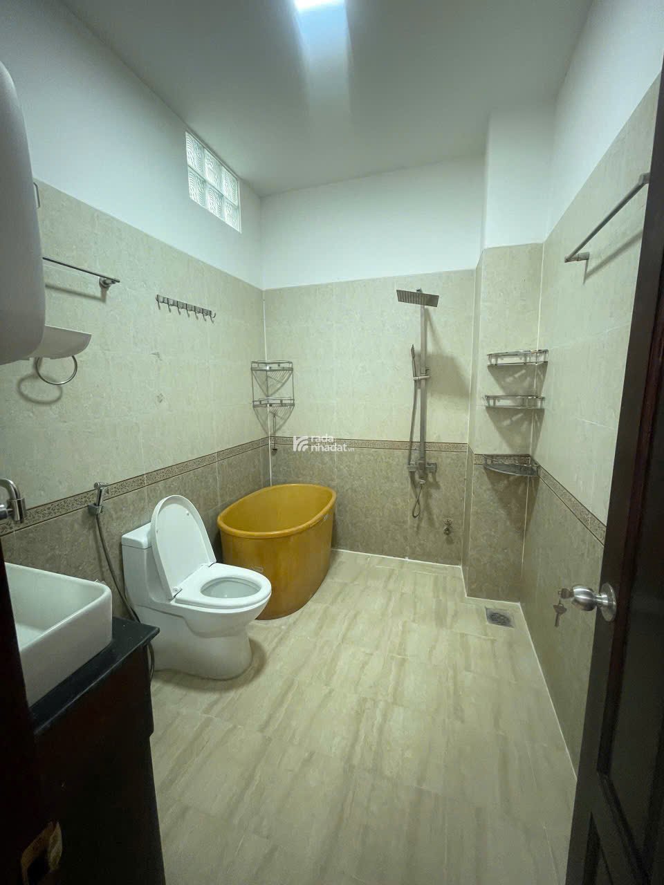 BÁN NHÀ HẺM XE HƠI CMT8 Q10 - 4*16 - KẾT CẤU SẴN - KHAI THÁC 40TR/TH - GIÁ CHỈ 10,5 TỶ