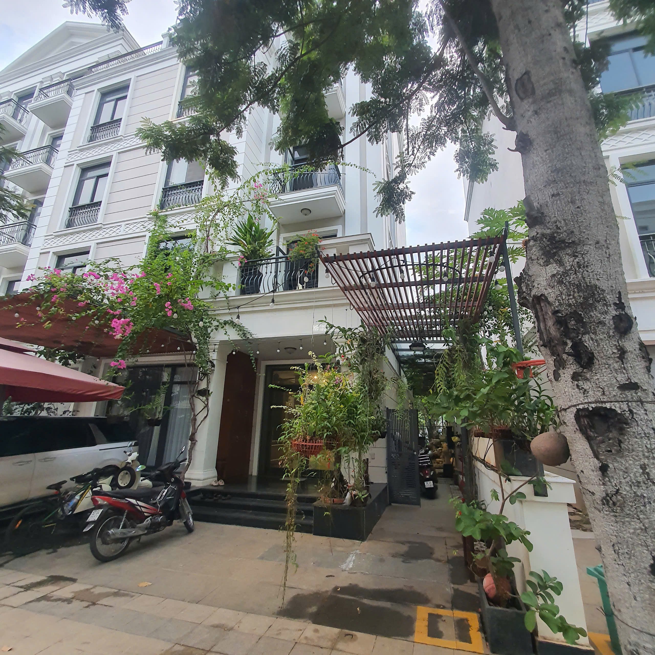 TOP 1 NHÀ PHỐ SẺ KHE DIỆN TÍCH LỚN 200m2,  HAI TẦM VIEW CỰC HIẾM
