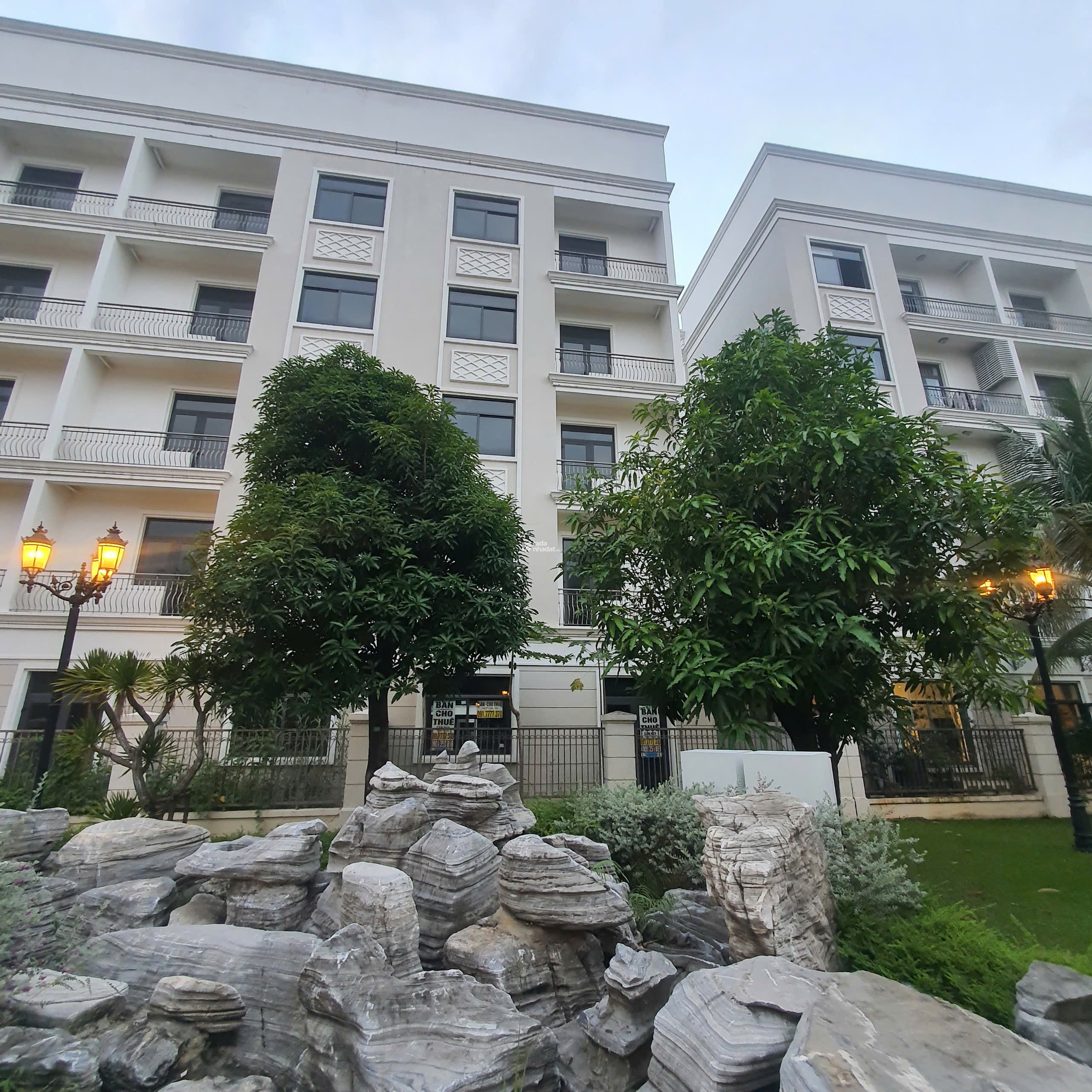 TOP 1 NHÀ PHỐ SẺ KHE DIỆN TÍCH LỚN 200m2,  HAI TẦM VIEW CỰC HIẾM