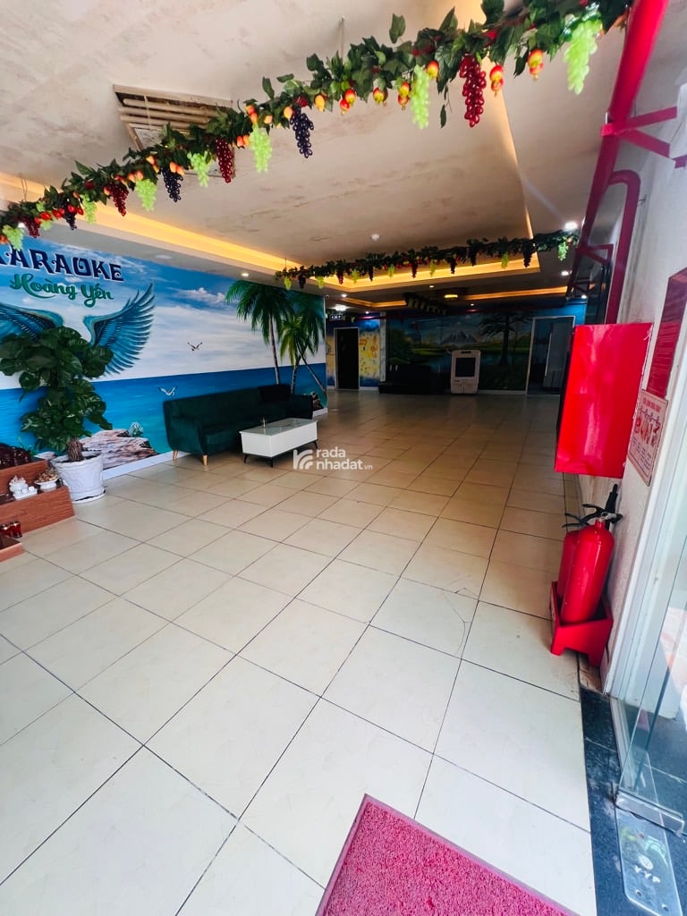 SIÊU PHẨM KARAOKE 16P FULL NỘI THẤT HIỆN ĐẠI CÓ HỆ THỐNG PHGPKD ĐẦY ĐỦ PHÁP LÝ CHUẨN CHÀO 23 TỶ