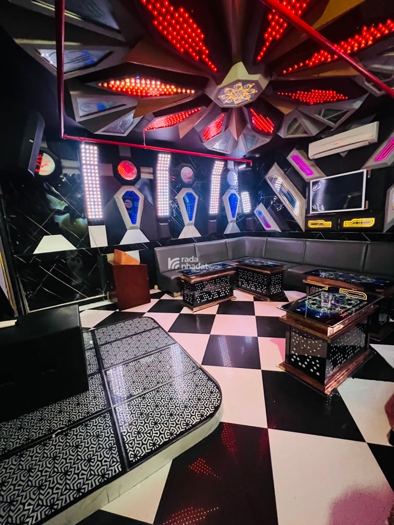 SIÊU PHẨM KARAOKE 16P FULL NỘI THẤT HIỆN ĐẠI CÓ HỆ THỐNG PHGPKD ĐẦY ĐỦ PHÁP LÝ CHUẨN CHÀO 23 TỶ