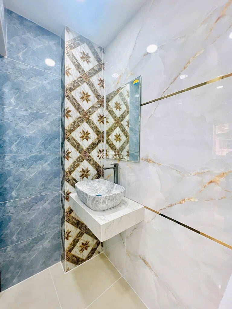 TÂN PHÚ - SIÊU PHẨM MTKD -GẦN TRƯỜNG HỌC, CHỢ - 3 TẦNG MỚI ĐẸP - FULL NỘI THẤT - SỔ HOÀN CÔNG ĐỦ