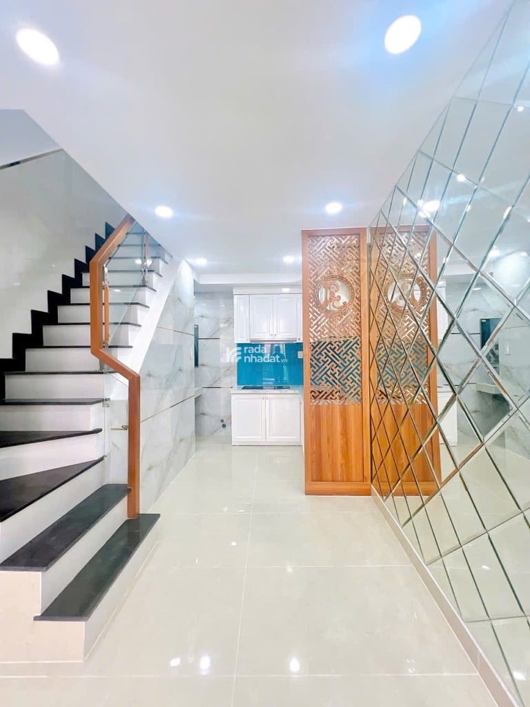 TÂN PHÚ - SIÊU PHẨM MTKD -GẦN TRƯỜNG HỌC, CHỢ - 3 TẦNG MỚI ĐẸP - FULL NỘI THẤT - SỔ HOÀN CÔNG ĐỦ