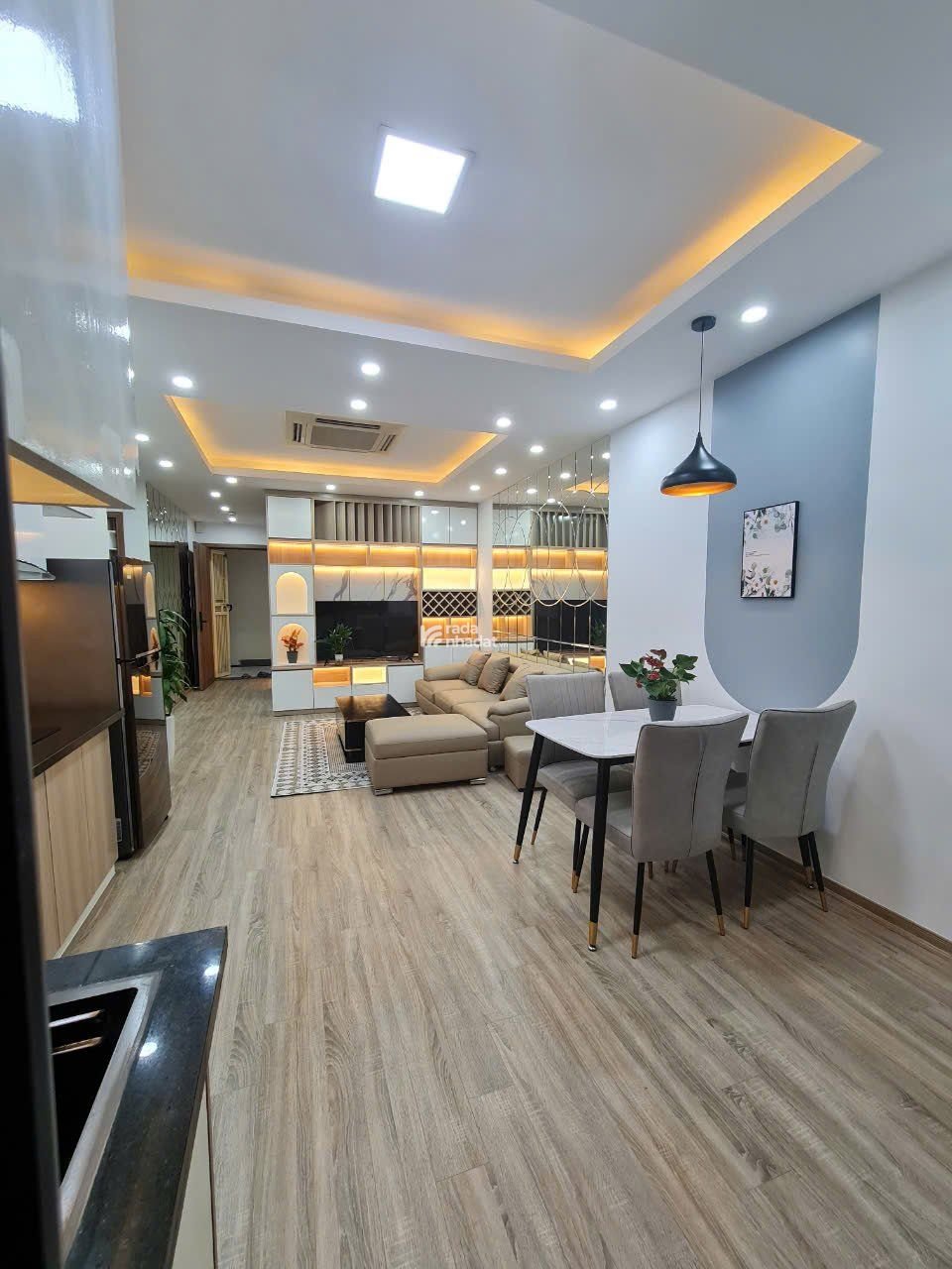 Cho thuê căn hộ chung cư Viễn Đông số 1 Giáp Nhị, Hoàng Mai 85m2 2PN cơ bản 10tr 2PN full đồ 12tr