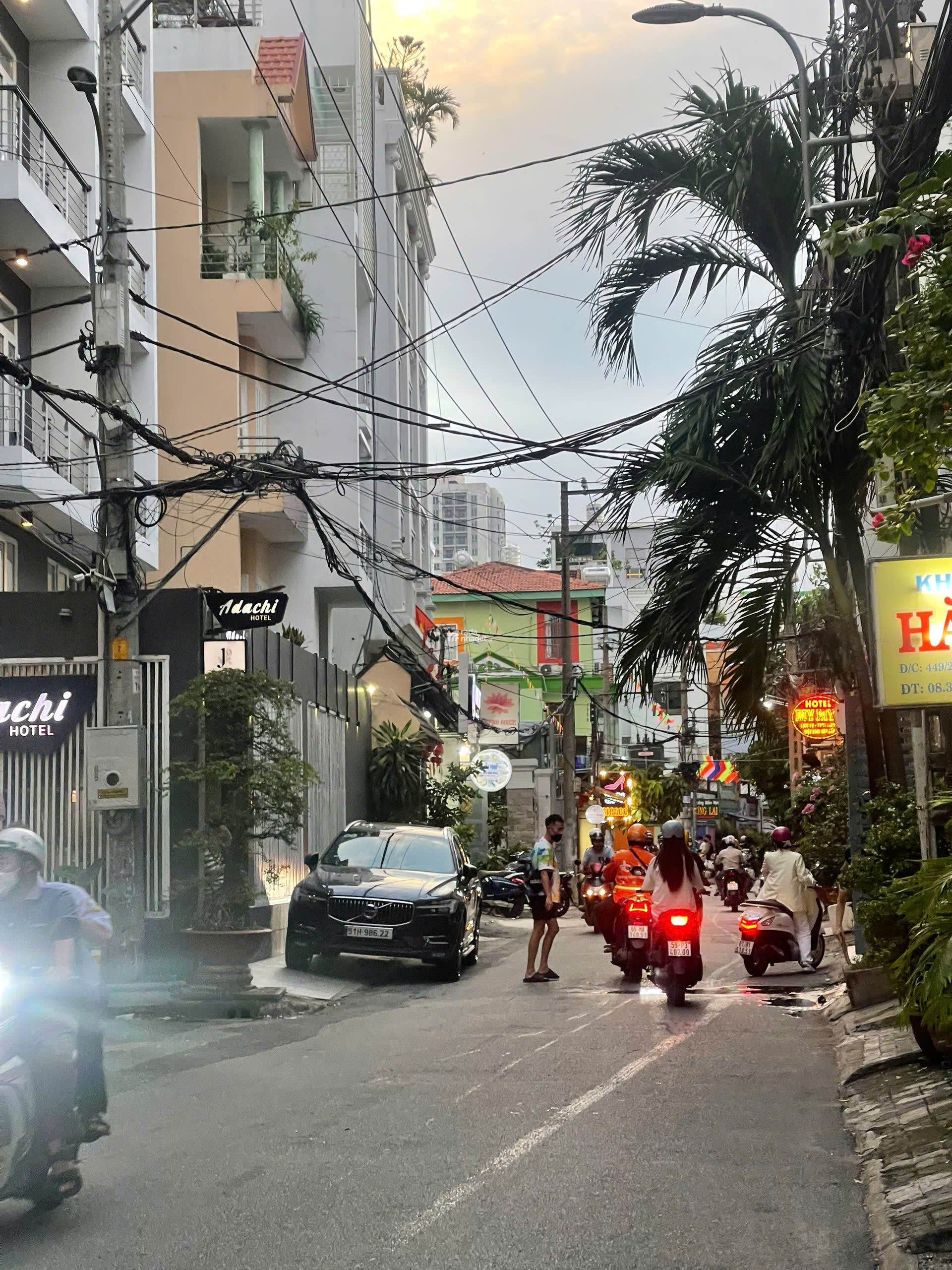 Căn Nhà Đẳng Cấp Gần Vạn Hạnh Mall Ngang Gần 7m, 3 Tầng, Q.10