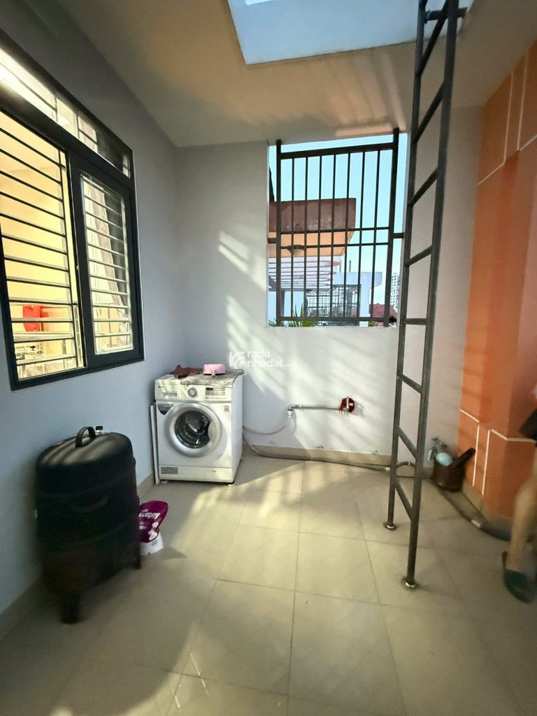 Bán nhà HXH Cầm Bá Thước, 54m2, BTCT, 4PN 5WC, Ở ngay.