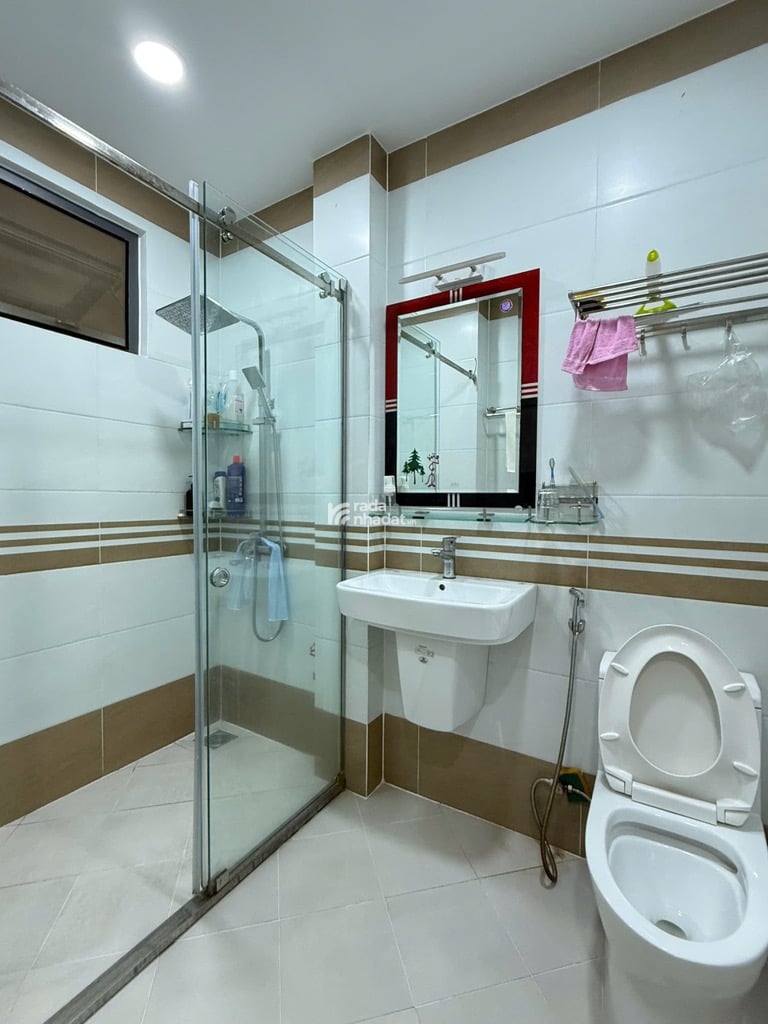 Bán nhà HXH Cầm Bá Thước, 54m2, BTCT, 4PN 5WC, Ở ngay.