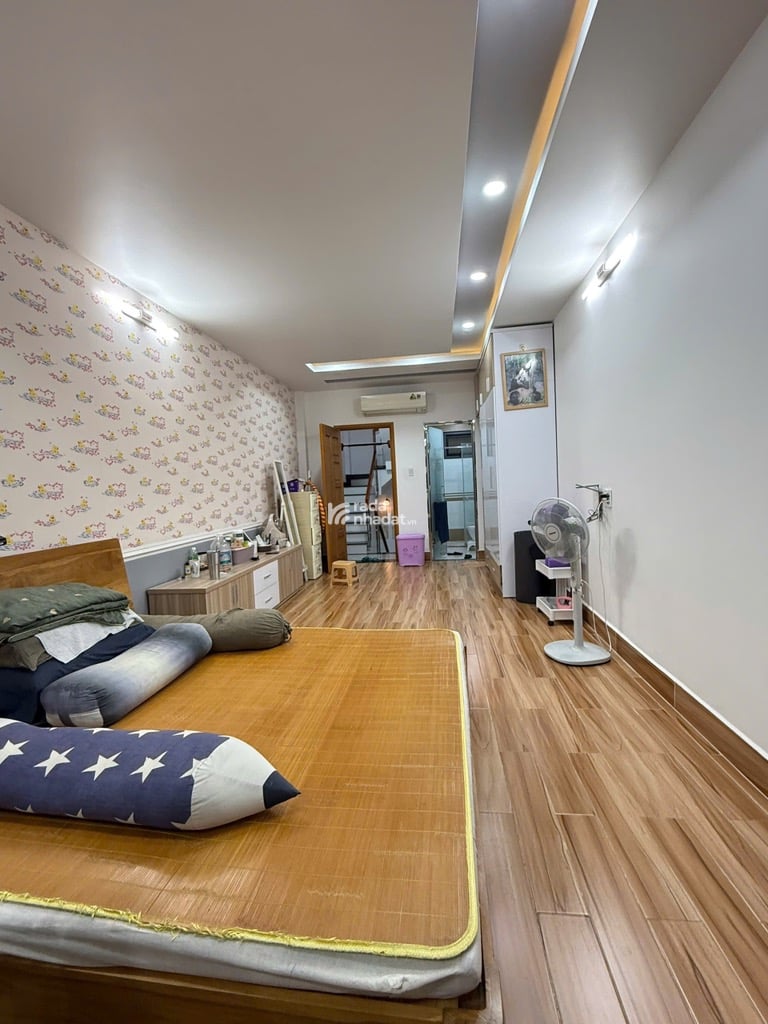 Bán nhà HXH Cầm Bá Thước, 54m2, BTCT, 4PN 5WC, Ở ngay.