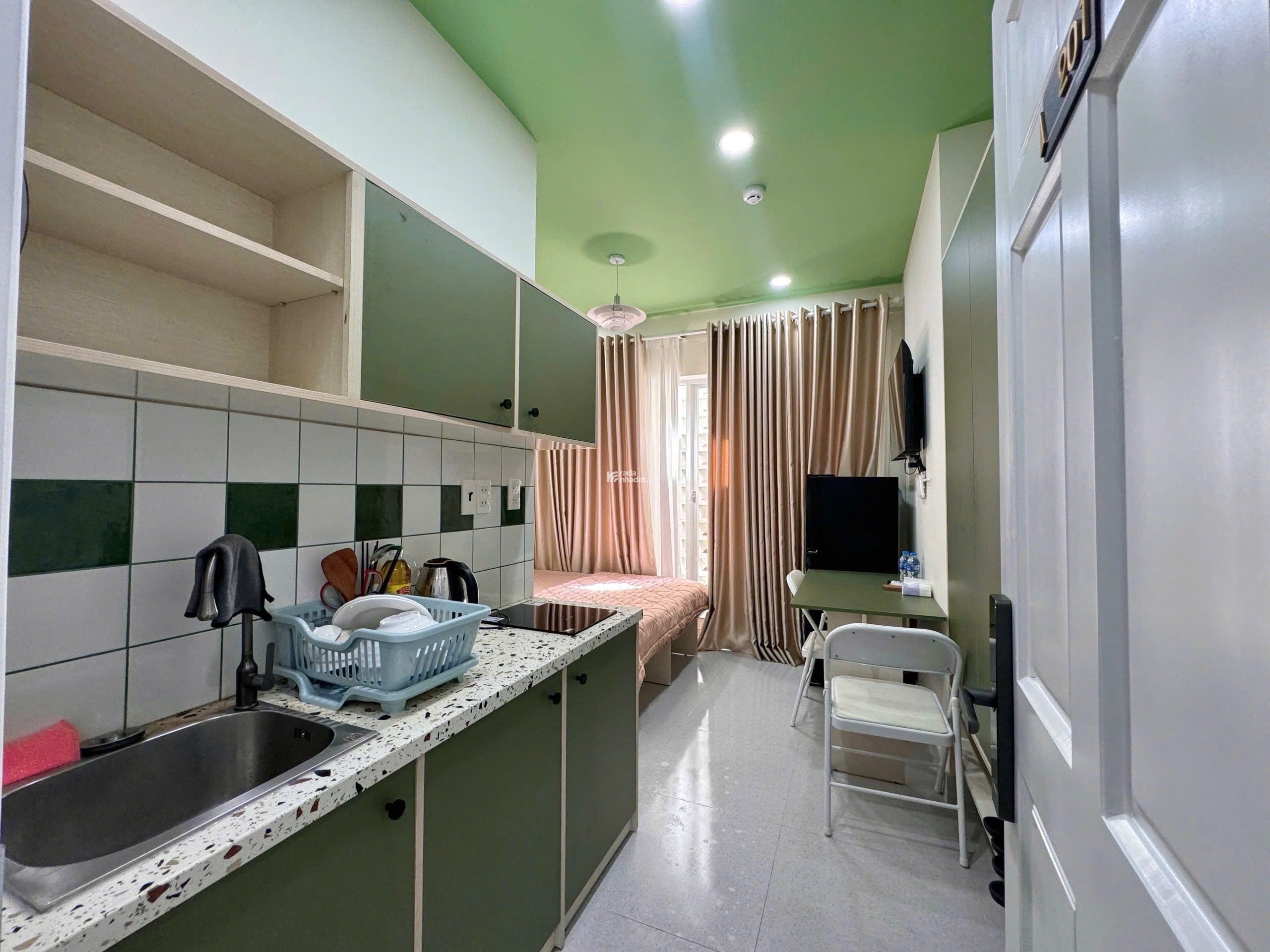 CĂN HỘ STUDIO THANG MÁY FULL NỘI THẤT BAN CÔNG QUẬN 5