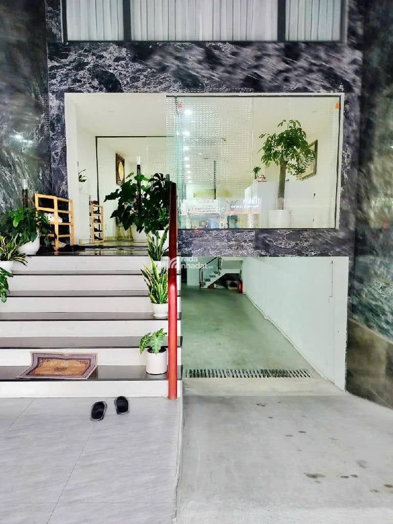 BÁN TÒA NHÀ VĂN PHÒNG VIP 7 TẦNG - MẶT TIỀN NGUYỄN VĂN NGHI - P.4 GÒ VẤP - DT GẦN 200M2