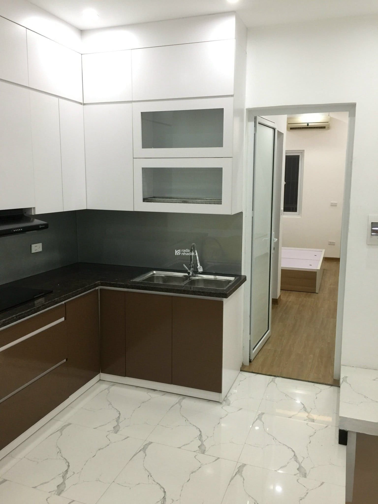 Giá quá rẻ 40tr/m2! Chung cư Hạ Đình 212m2, 4 phòng ngủ, 3 WC, căn góc 3 ban công