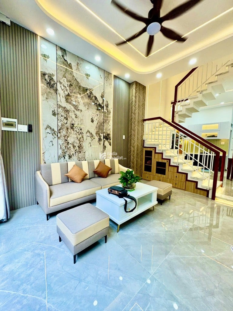 BÁN NHÀ MỚI ĐẸP FULL NỘI THẤT CAO CẤP - 4 TẦNG - NGAY CÔNG VIÊN LÀNG HOA