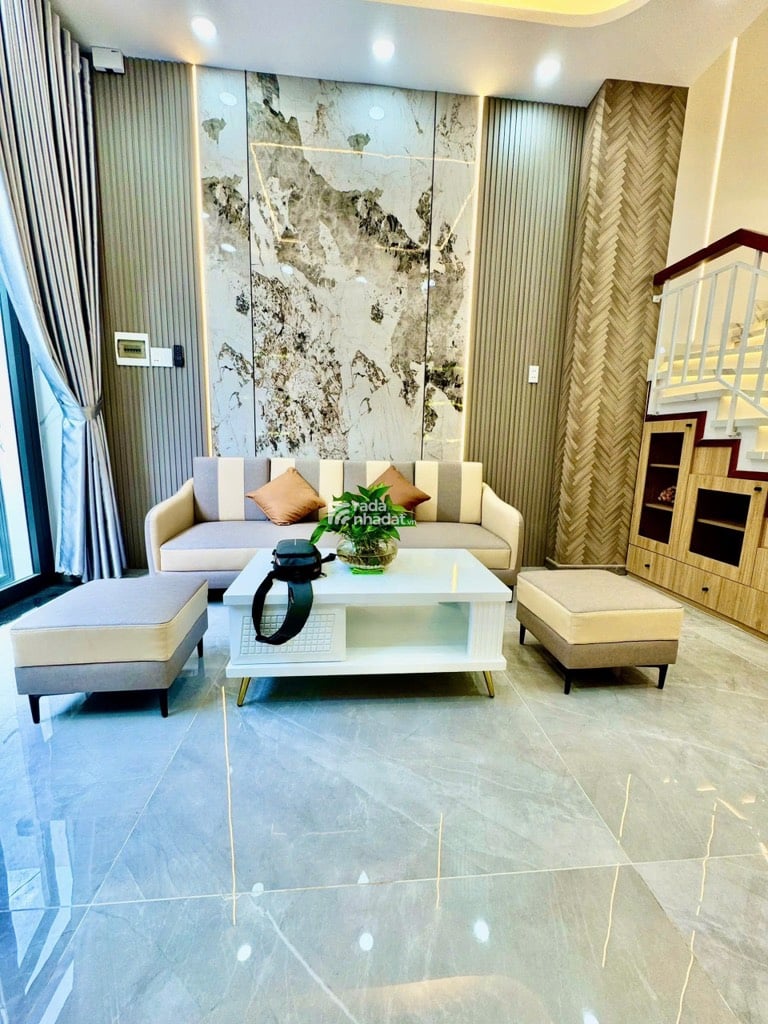 BÁN NHÀ MỚI ĐẸP FULL NỘI THẤT CAO CẤP - 4 TẦNG - NGAY CÔNG VIÊN LÀNG HOA