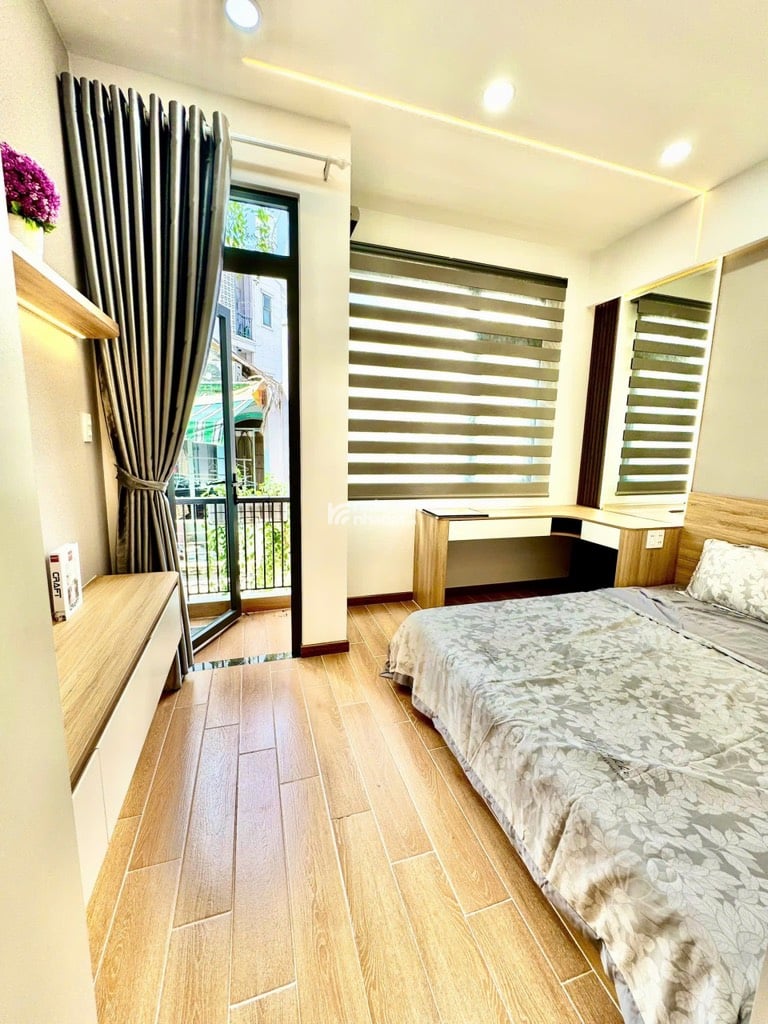 BÁN NHÀ MỚI ĐẸP FULL NỘI THẤT CAO CẤP - 4 TẦNG - NGAY CÔNG VIÊN LÀNG HOA