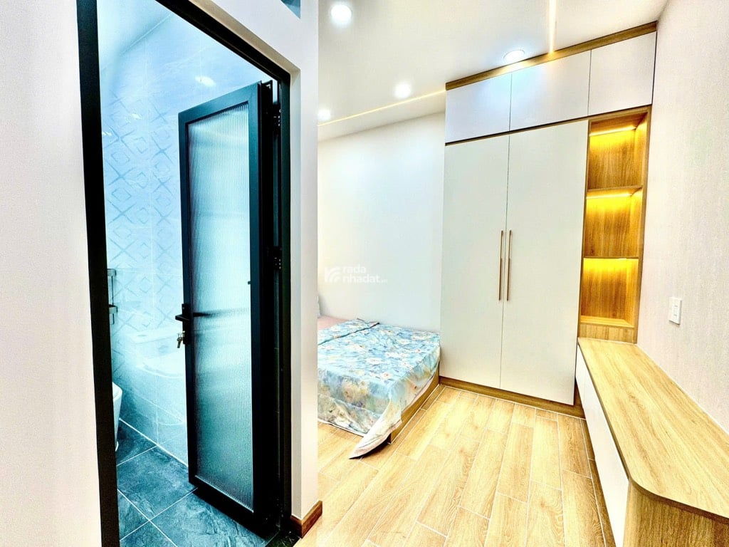 BÁN NHÀ MỚI ĐẸP FULL NỘI THẤT CAO CẤP - 4 TẦNG - NGAY CÔNG VIÊN LÀNG HOA