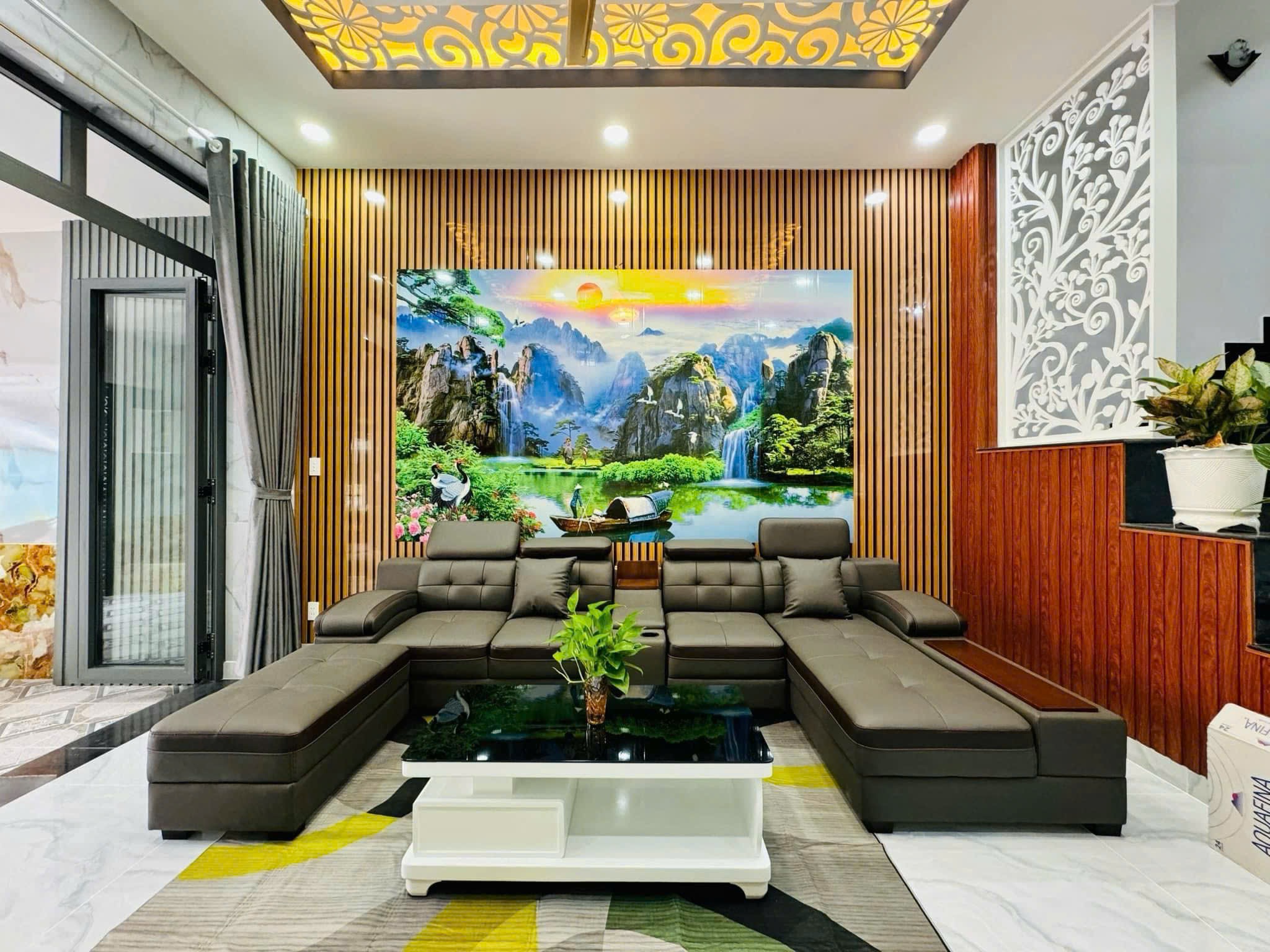 BÁN GẤP NHÀ 2 lầu 1 sân thượng 53,76m2 Đường Võ Văn Tần P5 Quận 3 HCM