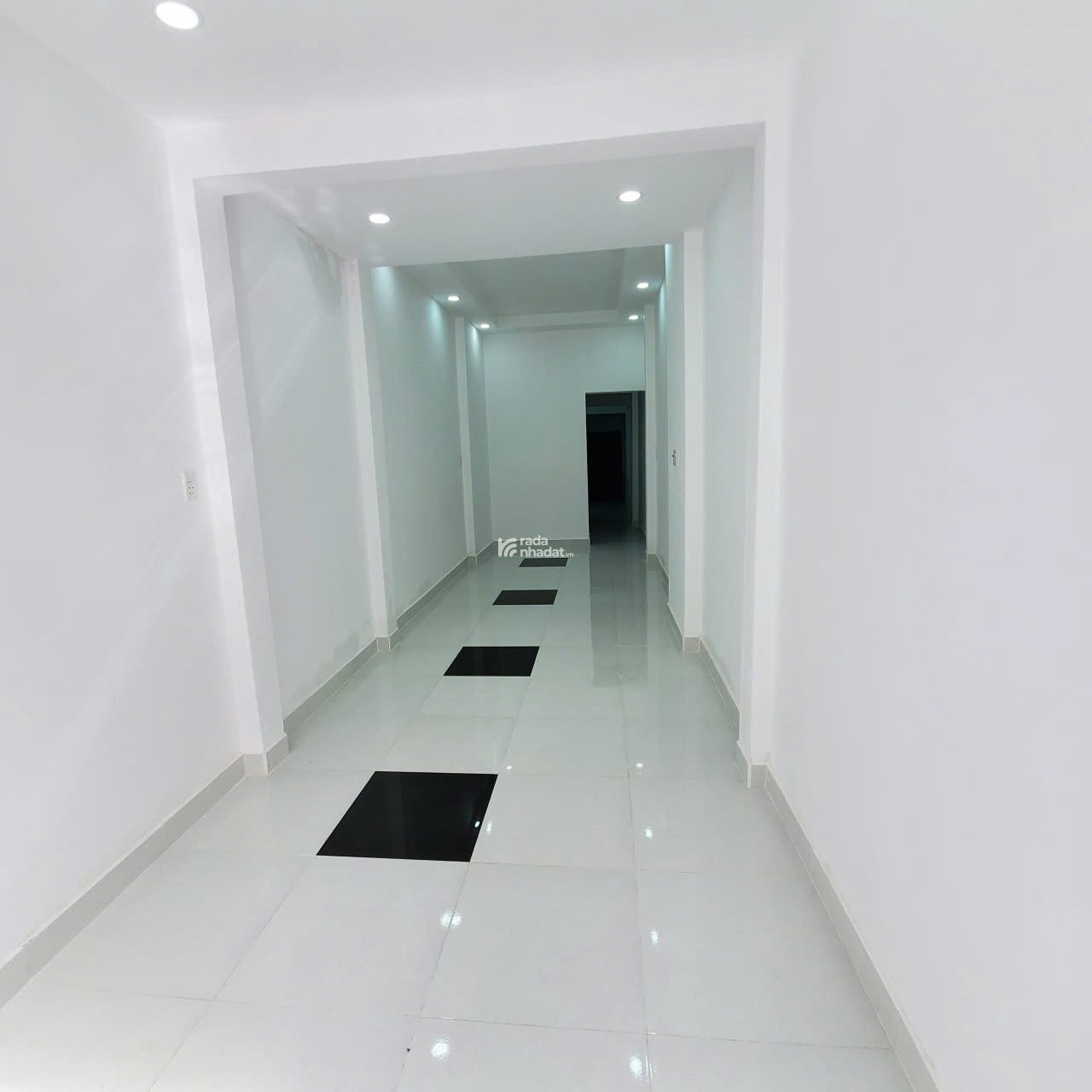 Nhà mới MT Hùng Vương, Q10, chỉ 265tr/m2 kèm HĐ thuê 30Tr