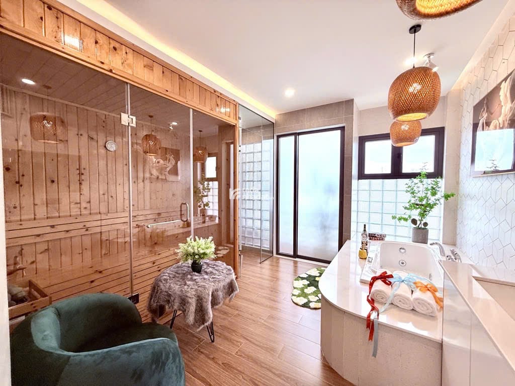 Nhà đẹp mới xây 100%  Xe hơi vào nhà  Phạm Văn Chiêu  P9  Gò Vấp  5 tầng  Giá 9.9tỷ