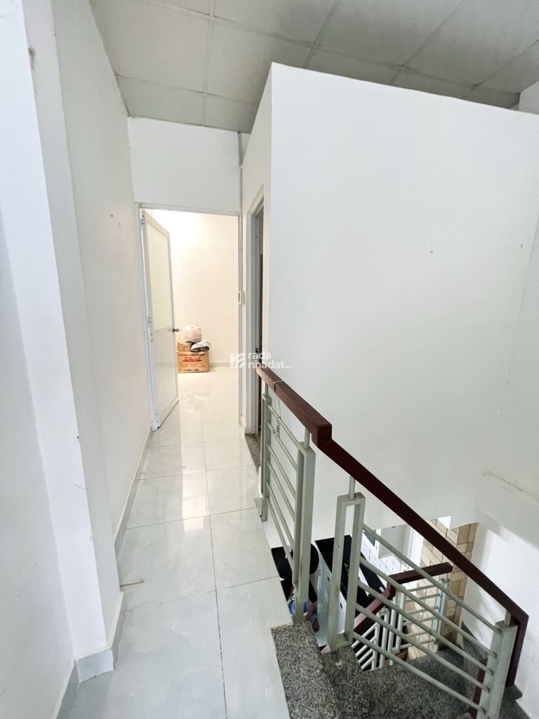 SÁT HẺM XE HƠI NI SƯ HUỲNH LIÊN, TÂN BÌNH, 30M2 TIỆN XÂY MỚI. GIẢM 350TR CHỈ 3.25T