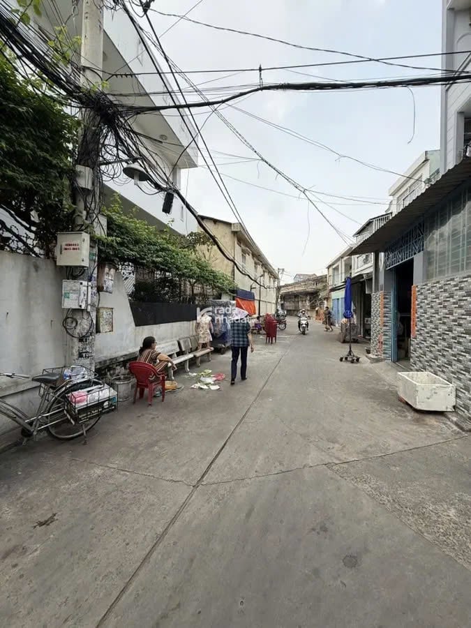 Hiếm! Nhà 100m2, 2 mặt tiền Kênh Tân Hóa - Lương Đắc Bằng, ở & kinh doanh lý tưởng