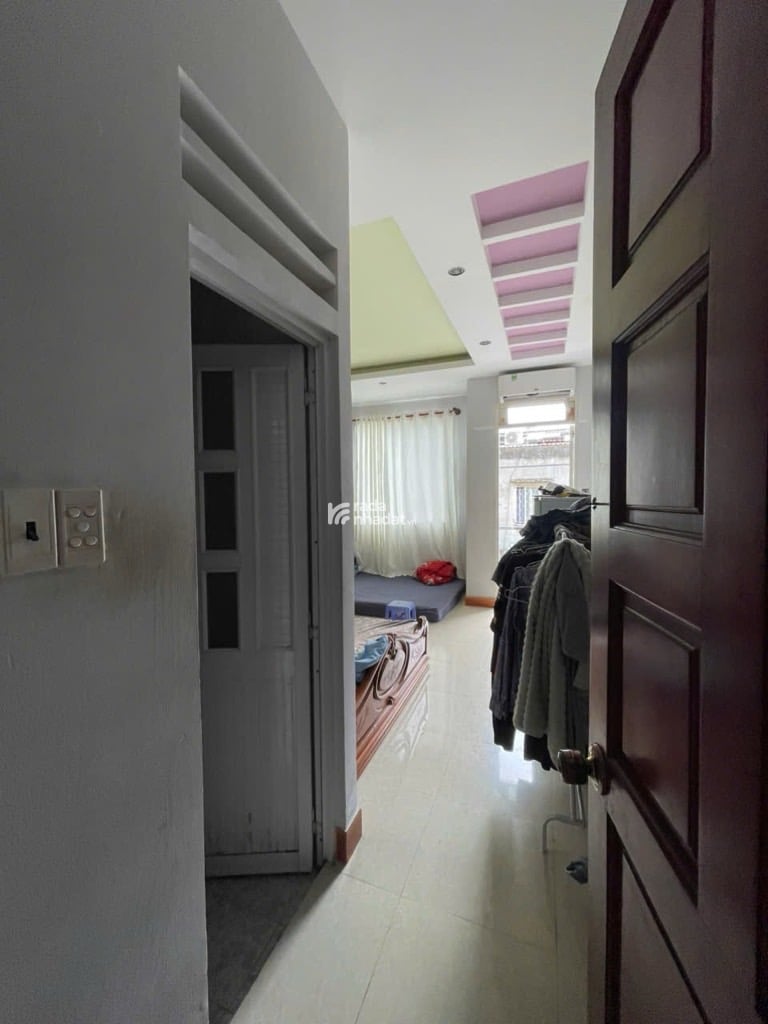 NGAY CV LÀNG HOA GÒ VẤP - ÔTÔ NGỦ TRONG NHÀ - 3 TẦNG - 70M2 - FULL NỘI THẤT - 6.x TỶ