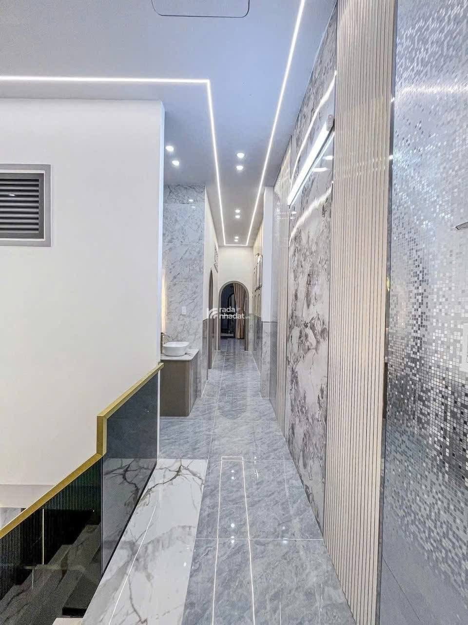 SOS!!! Cần bán gấp căn nhà giá 5tỷ290 đường Phan Xích Long, P1, Phú Nhuận.DT 4mx17m,hẻm xe hơi